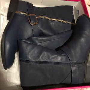 Shoe dazzle navy Amar boots size 9